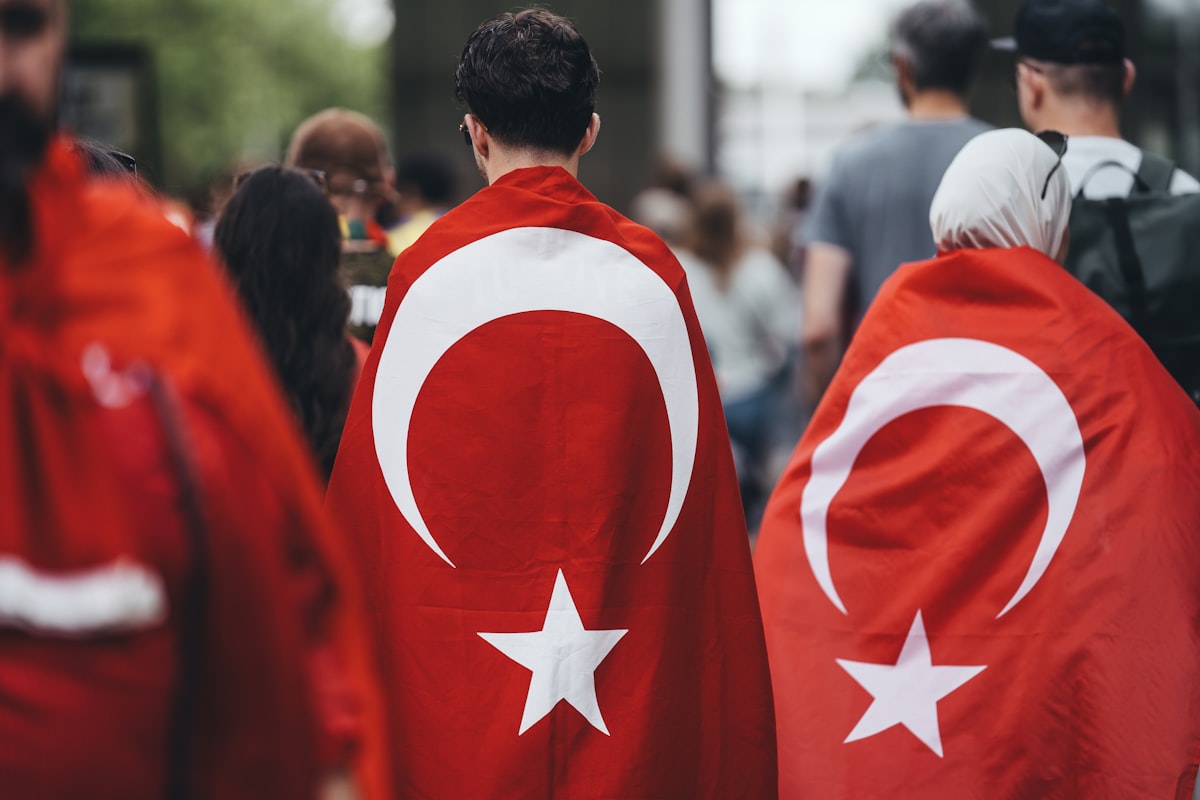İki Milli Yıldız Türkiye Yolunda: Transfer Kulislerinde Son Durum