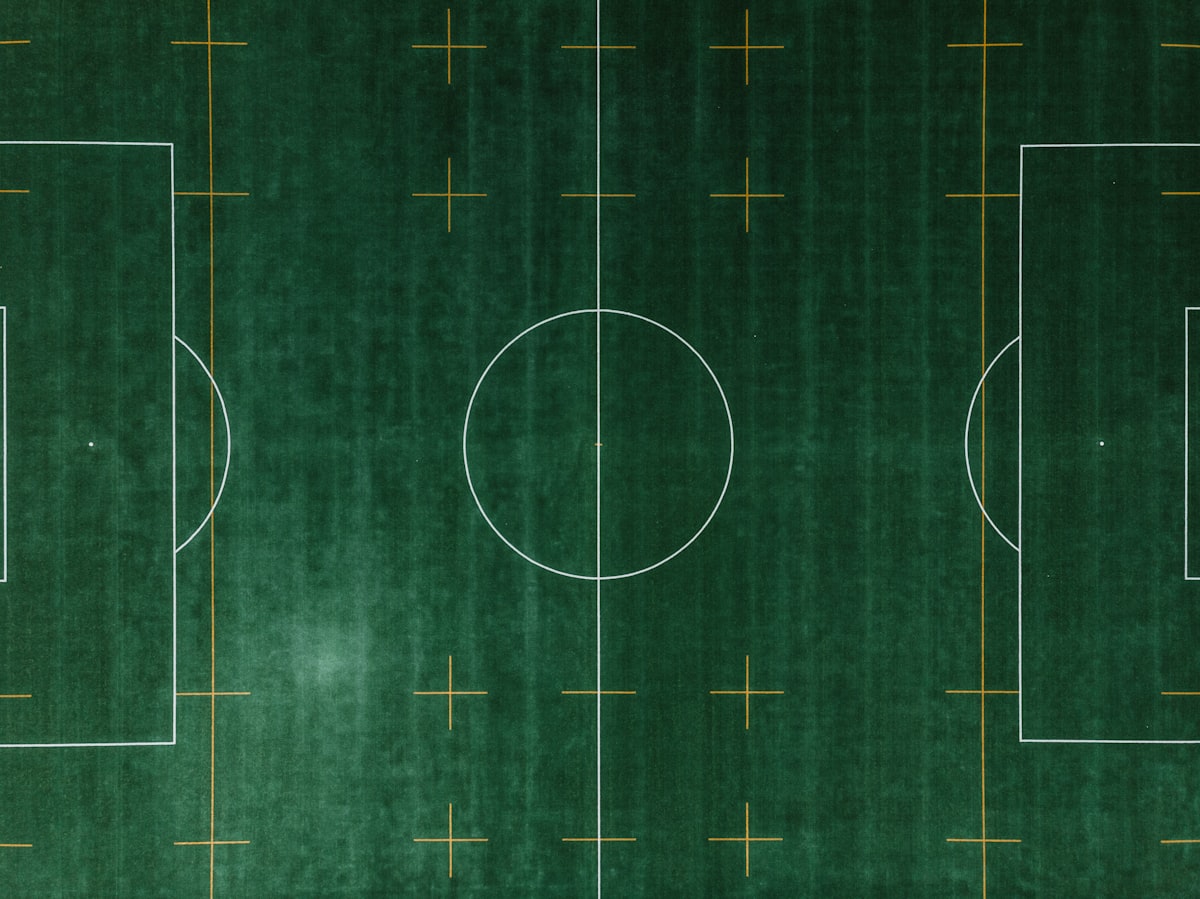 Modern Futbolda Taktiksel Evrim: Oyun Dinamiklerinin Kapsamlı Analizi