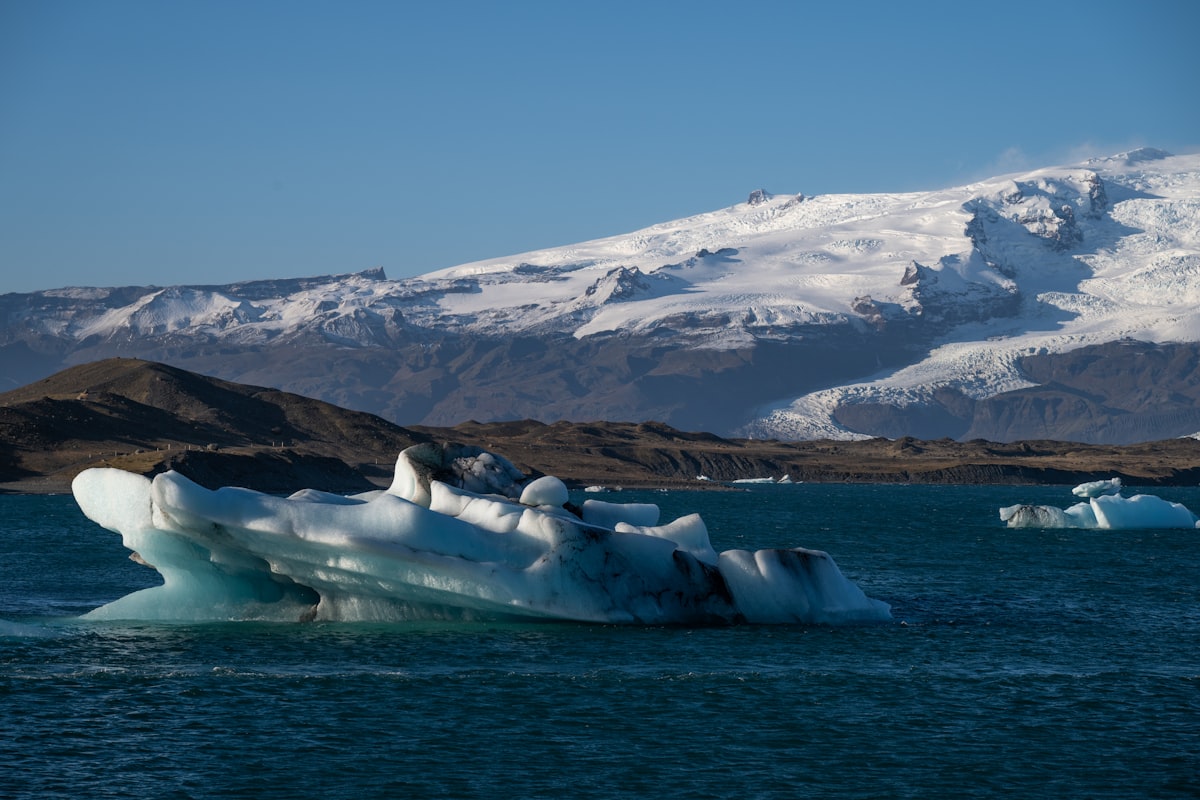 Uluslararası İlişkilerde Yeni Dönem: Trump'ın Küresel Etkisi ve Yeşil Ada Tartışmaları