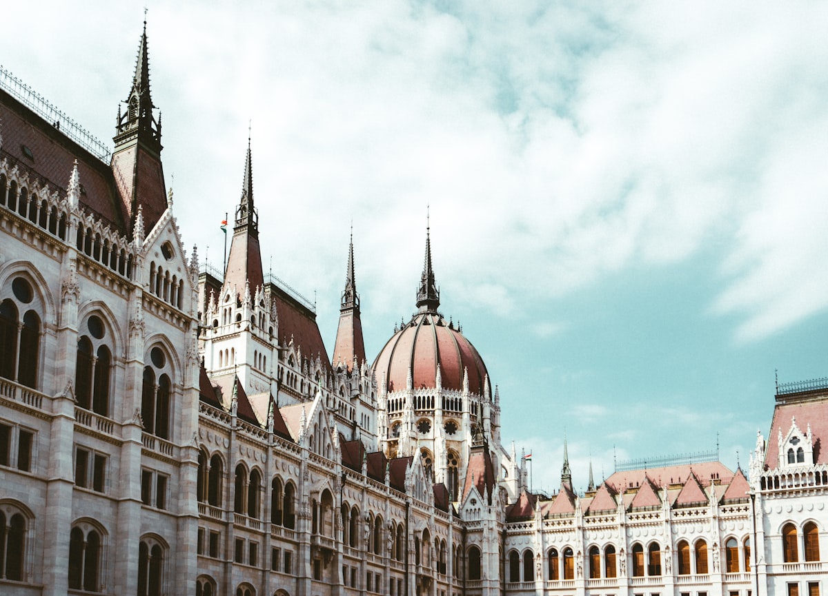 Macaristan'da Siyasi Dönüşüm: Orbán Sonrası Yeni Dönem ve Avrupa'ya Etkileri