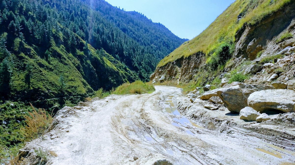 Nepal'de Sel Felaketi: Buzul Gölü Patlaması ve Kış Öncesi Tahliye Çağrısı