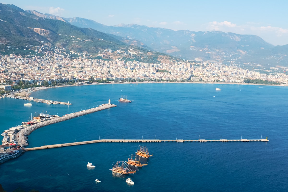 Garanti BBVA'dan Faiz İndirimi Sinyali: Türkiye Ekonomisi ve Jeopolitik Riskler