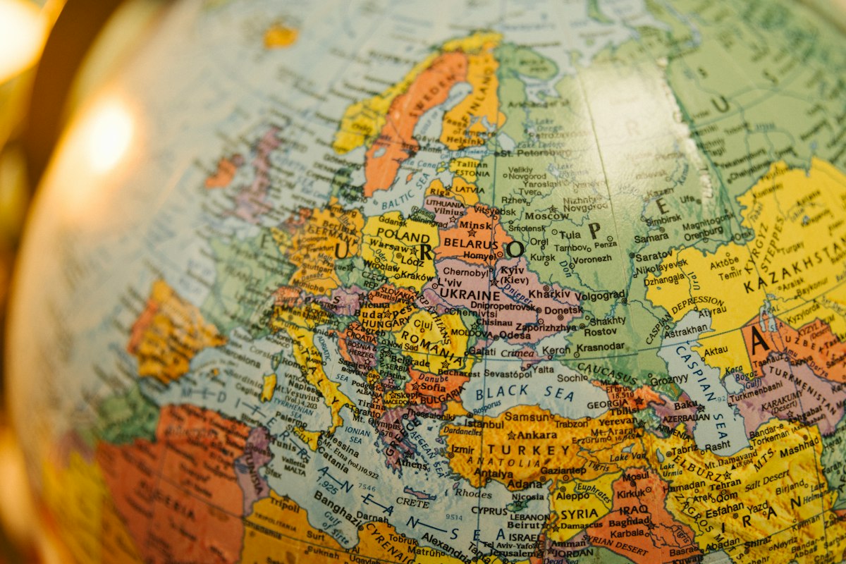 Euro'nun Düşüşü ve Jeopolitik Riskler: Yatırımcılar İçin Yeni Dönem