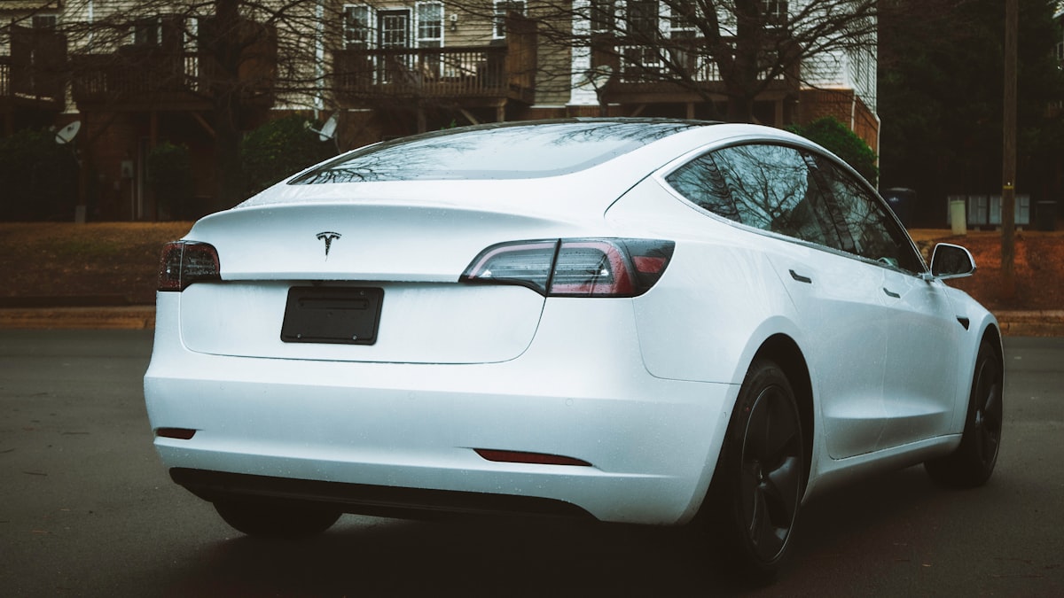 Tesla'nın Finansal Performansının Makroekonomik Etkileri ve Sektörel Yansımaları