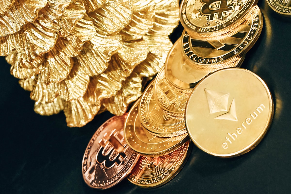 Altın ve Gümüş Rekor Tazeledi: Küresel Gerilimler Yatırımı Tetikledi