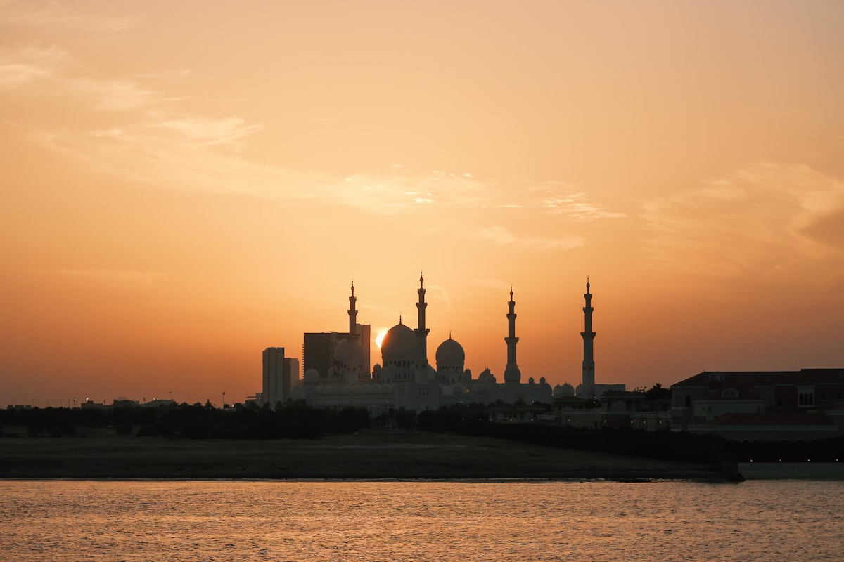 Ortadoğu Gerilimleri ve Küresel Piyasalar: Petrol, Borsa ve Dolar Üzerindeki Etkiler