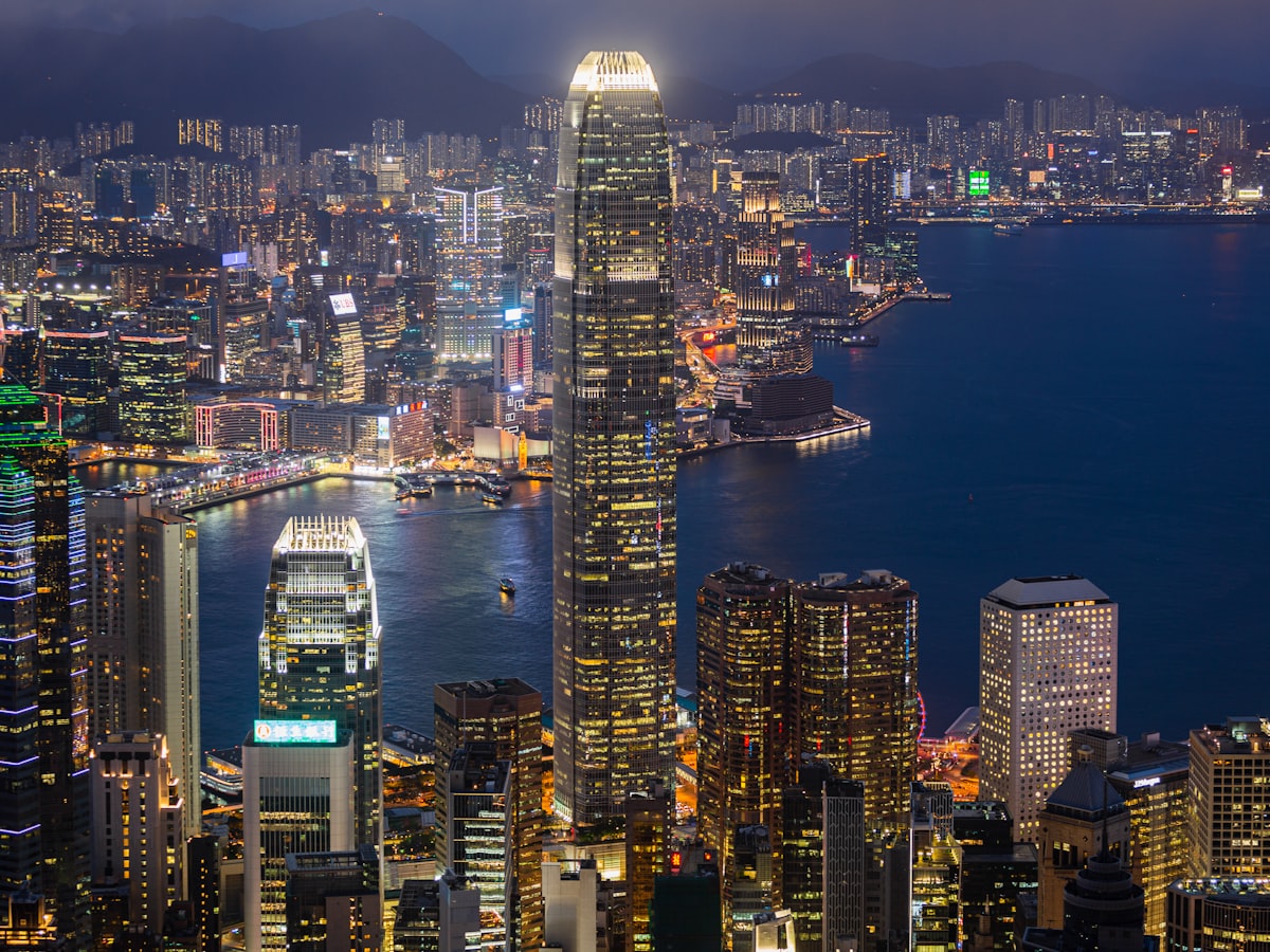 Hong Kong'un Yükselen IPO Performansı: Küresel Finansın Yeni Rotası