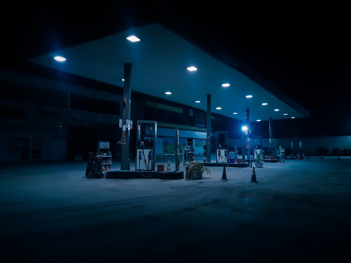 Enerji Hisseleri Rekor Tazeledi: Petrol Fiyatları ve Jeopolitik Gerilimlerin Etkisi