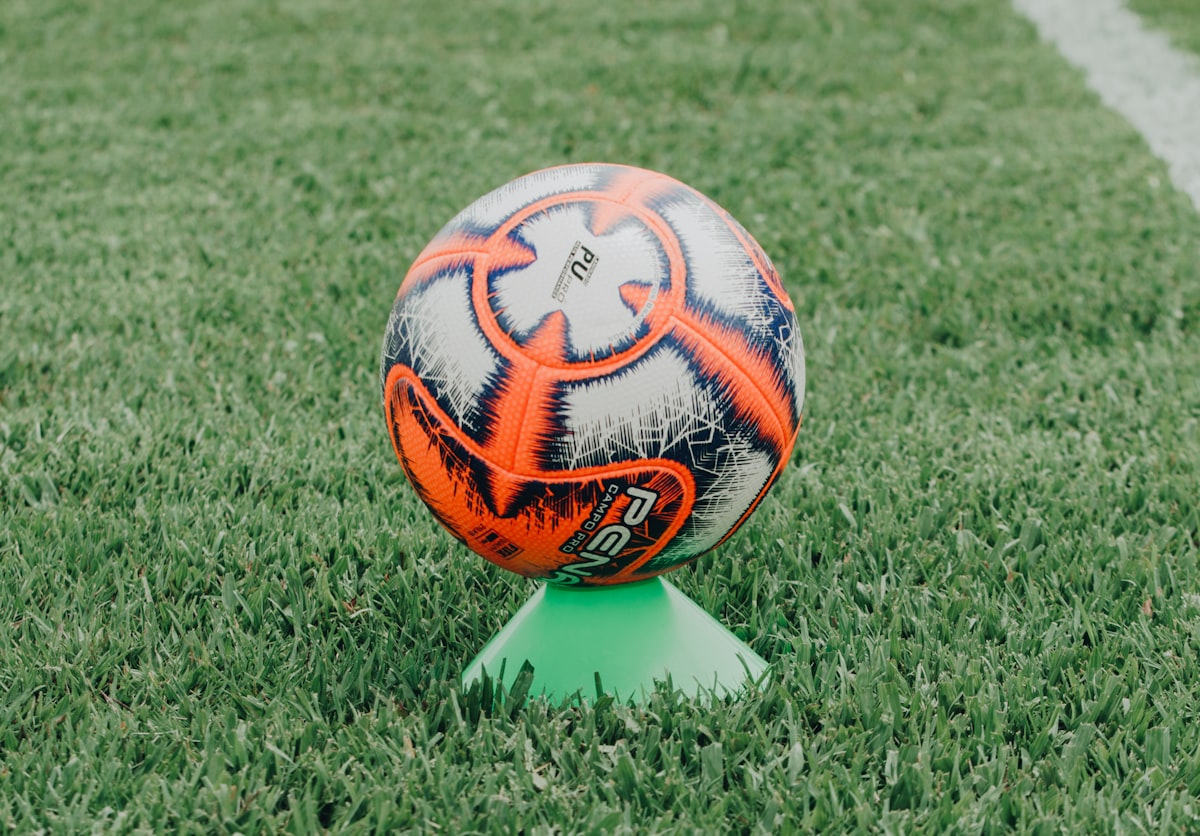 Modern Futbolda Oyun Kurucuların Evrimi: Taktiksel Bir Analiz