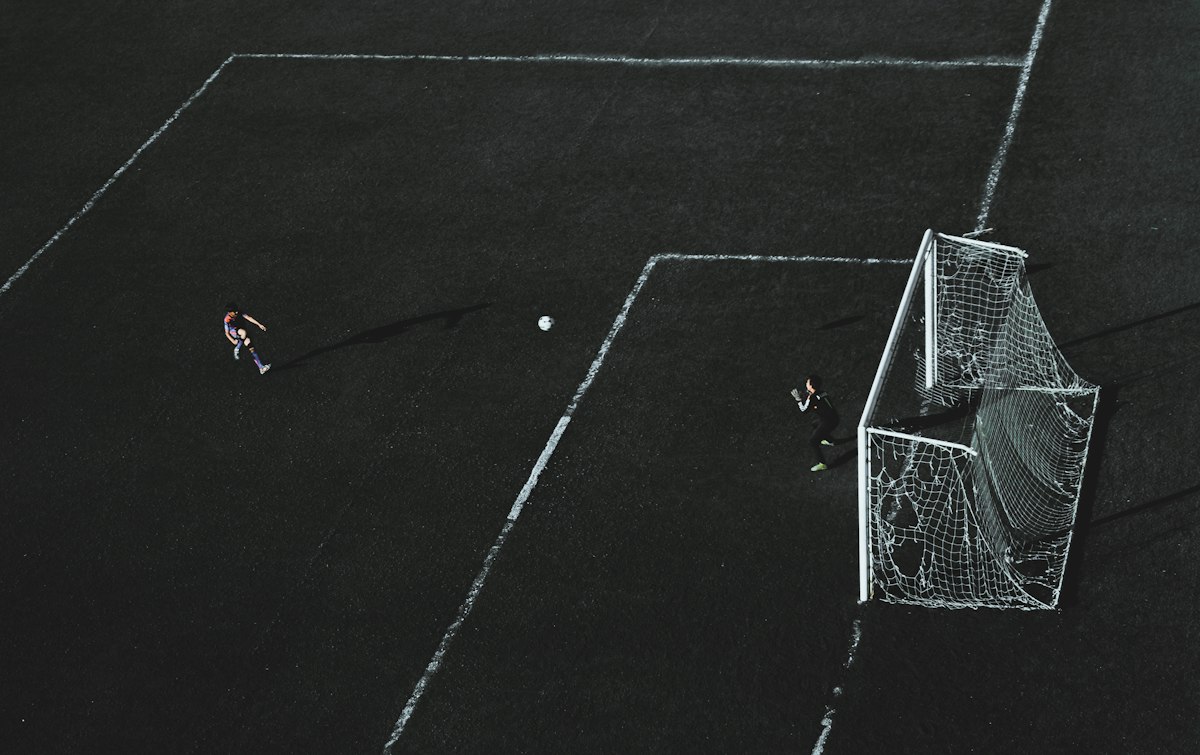 Modern Futbolda Kaleci Rolünün Evrimi: Savunma Hattının Ötesi