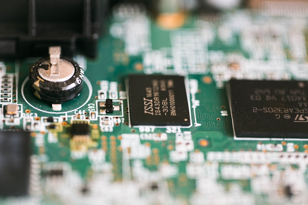 Yarı İletken Darboğazı: Yapay Zeka Yatırımları Tehlikede Mi?