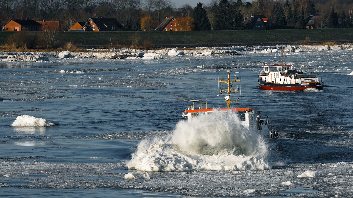 Kanal'da Tekneye Binme Girişiminde 4 Kişi Hayatını Kaybetti