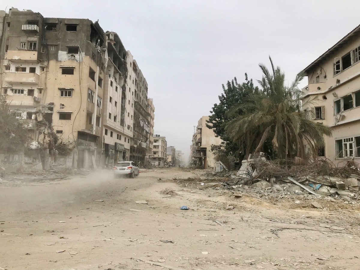 İsrail'in Gazze'de Çadırlara Saldırısı: 1 Ölü, 2 Yaralı