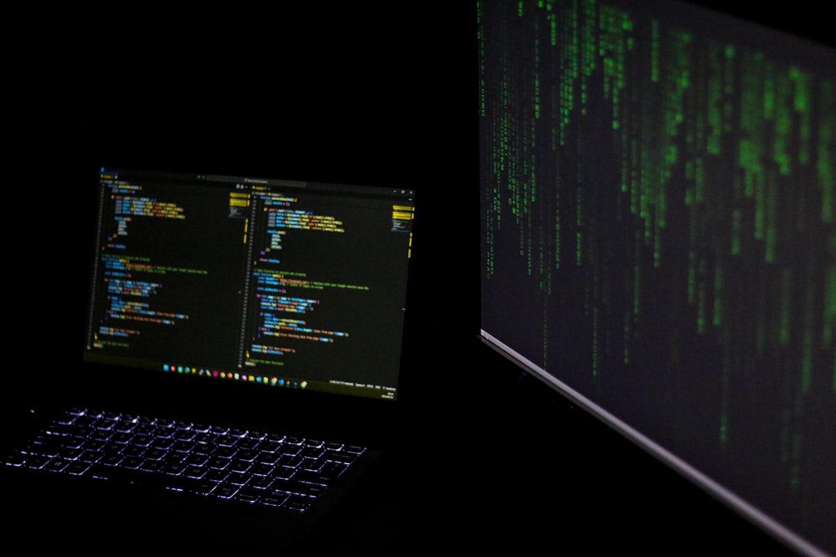 Siber Tehditlere Karşı Web Güvenliğinizi Güçlendirmek: Yama Yönetimi ve Ağ Savunması
