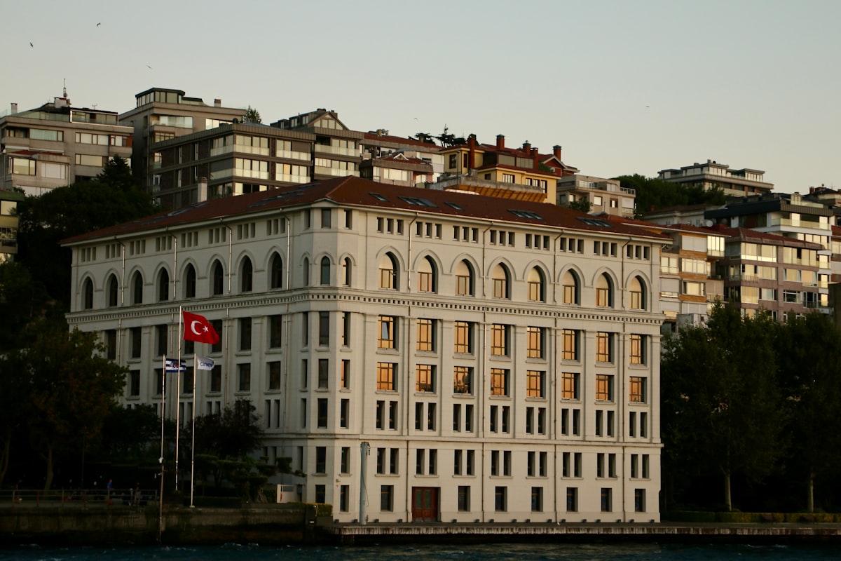 Nisan 2026 Emekli Promosyonları: Banka Teklifleri Karşılaştırmalı Rehber