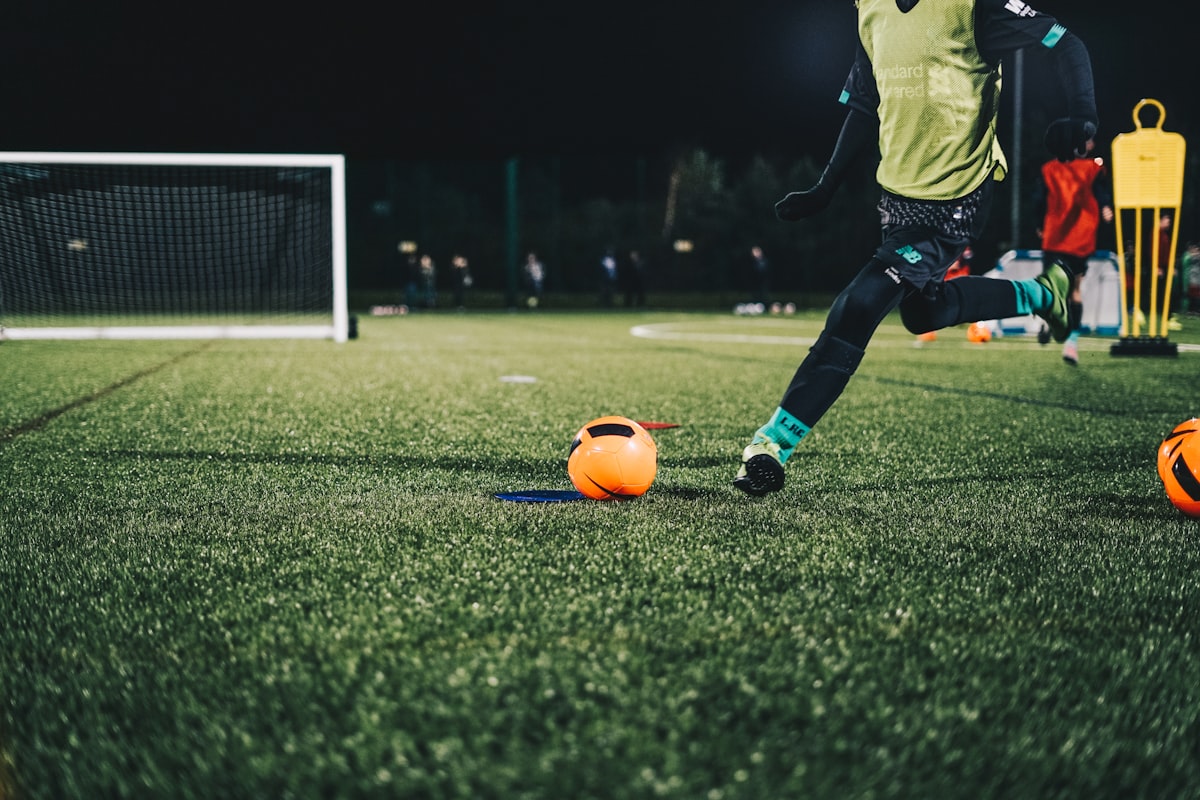 Futbol Yatırımları: Tutkunun Finansal Getirisi Sınırlı mı?
