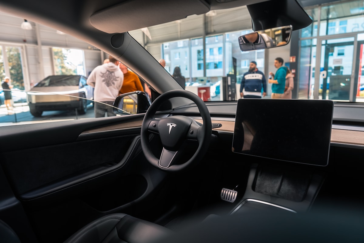 Tesla'nın Finansal Performansı: Kârlılık Baskısı ve Yapay Zeka Yatırımları