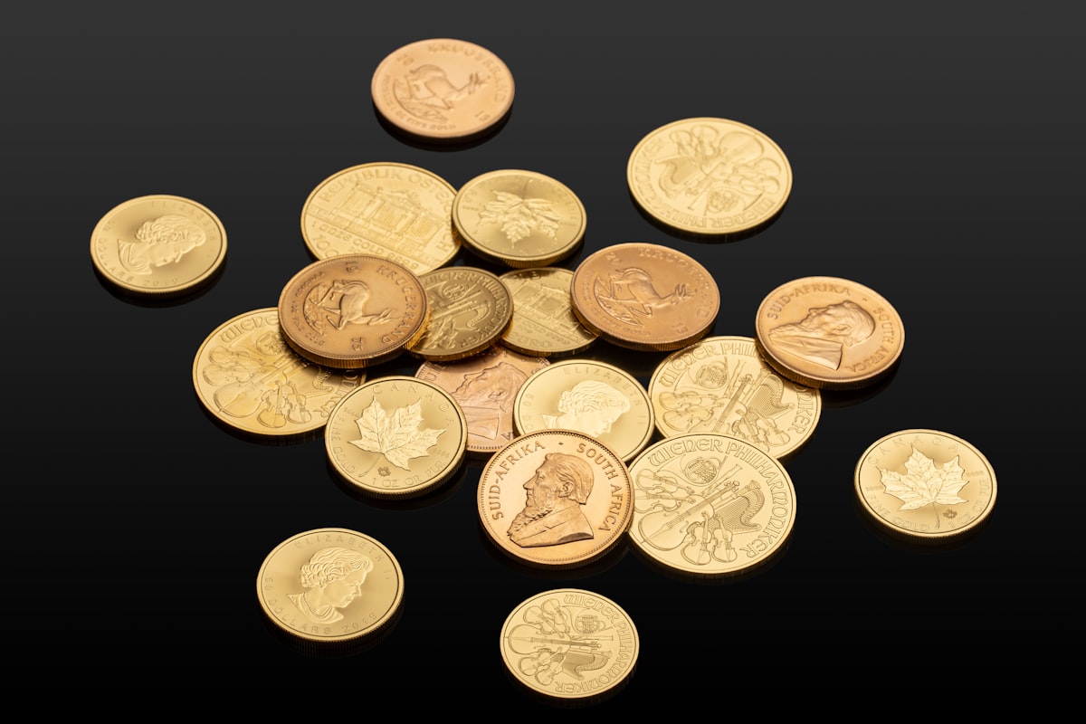 Altın Fiyatları Düşüşte: Yatırımcılar İçin Fırsatlar ve Riskler