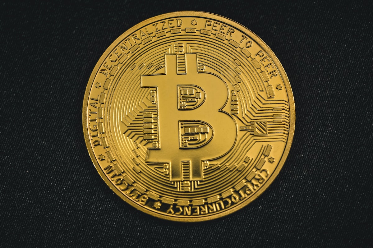 Bitcoin 80.000 Doları Aştı: ETF Akışı ve Vadeli İşlem Analizi