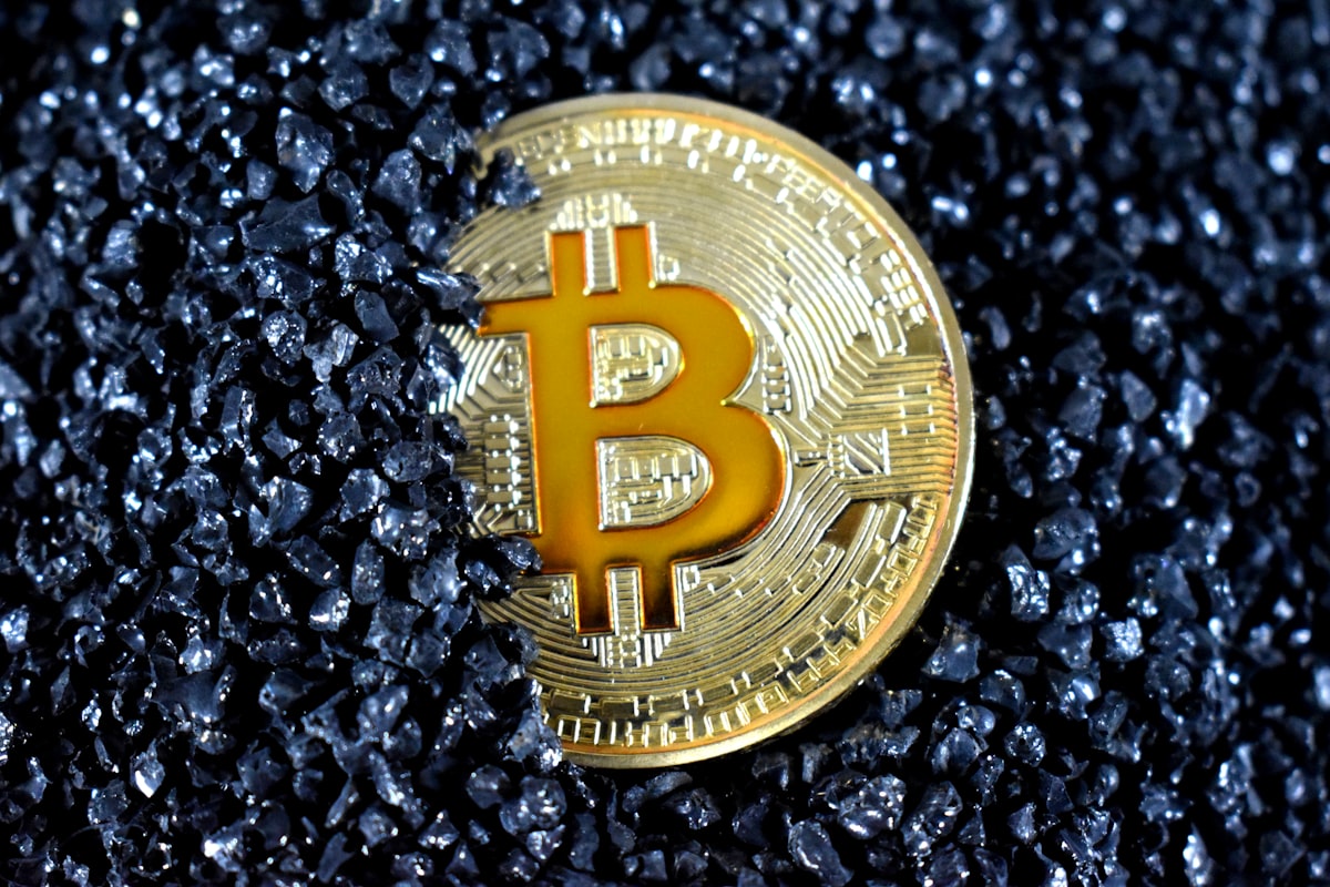 Kripto Varlıkların Kurumsal Dönüşümü: Bitcoin ETF'leri ve Bankaların Dijital Para Hamleleri
