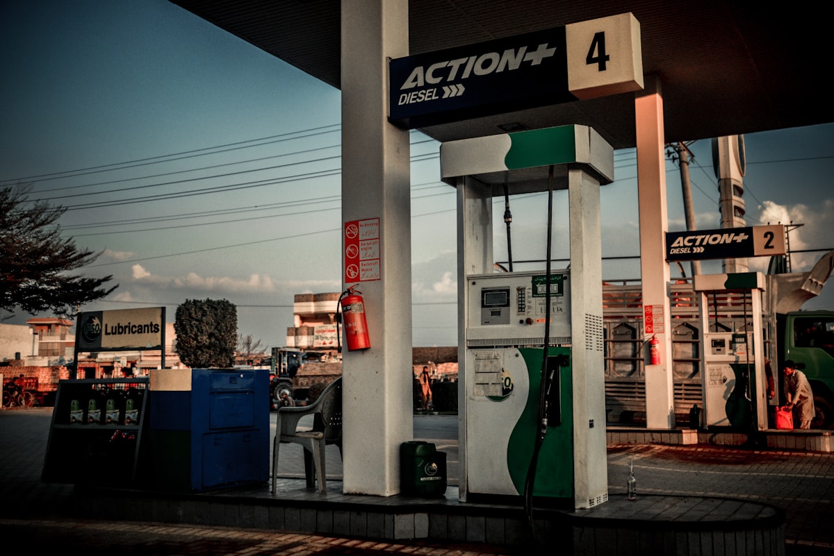 Hürmüz Boğazı Gerginliği: Emtia Fiyatları ve Küresel Yatırımlar Üzerindeki Etkileri