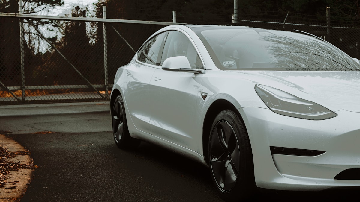 Tesla'nın Beklenti Altı Kârı: Yatırımcılar İçin Ne İfade Ediyor?