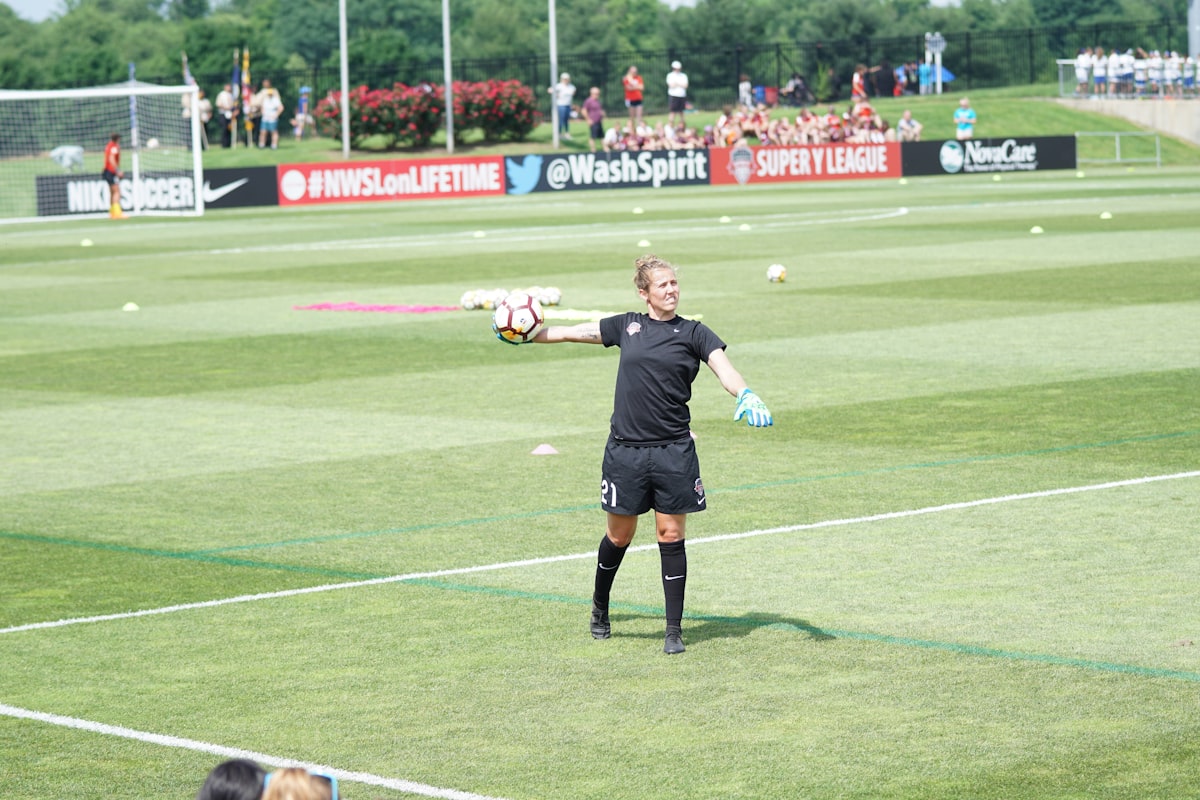 VAR Sistemi: Futbolda Adaletin Yeni Yüzü mü, Tartışmaların Kaynağı mı?