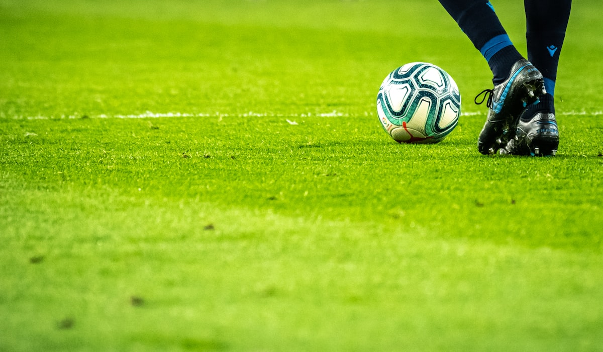 Futbol Kulüplerinde Sürdürülebilir Bütçe Yönetimi ve Transfer Politikaları