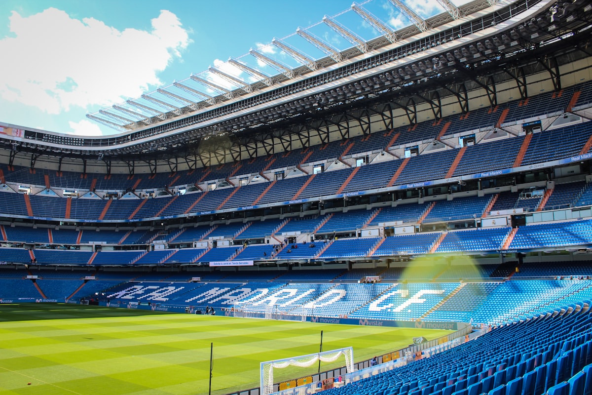 Futbolda Finansal Yapı: Kulüplerin Gelir-Gider Dengesi ve Başarıya Etkisi