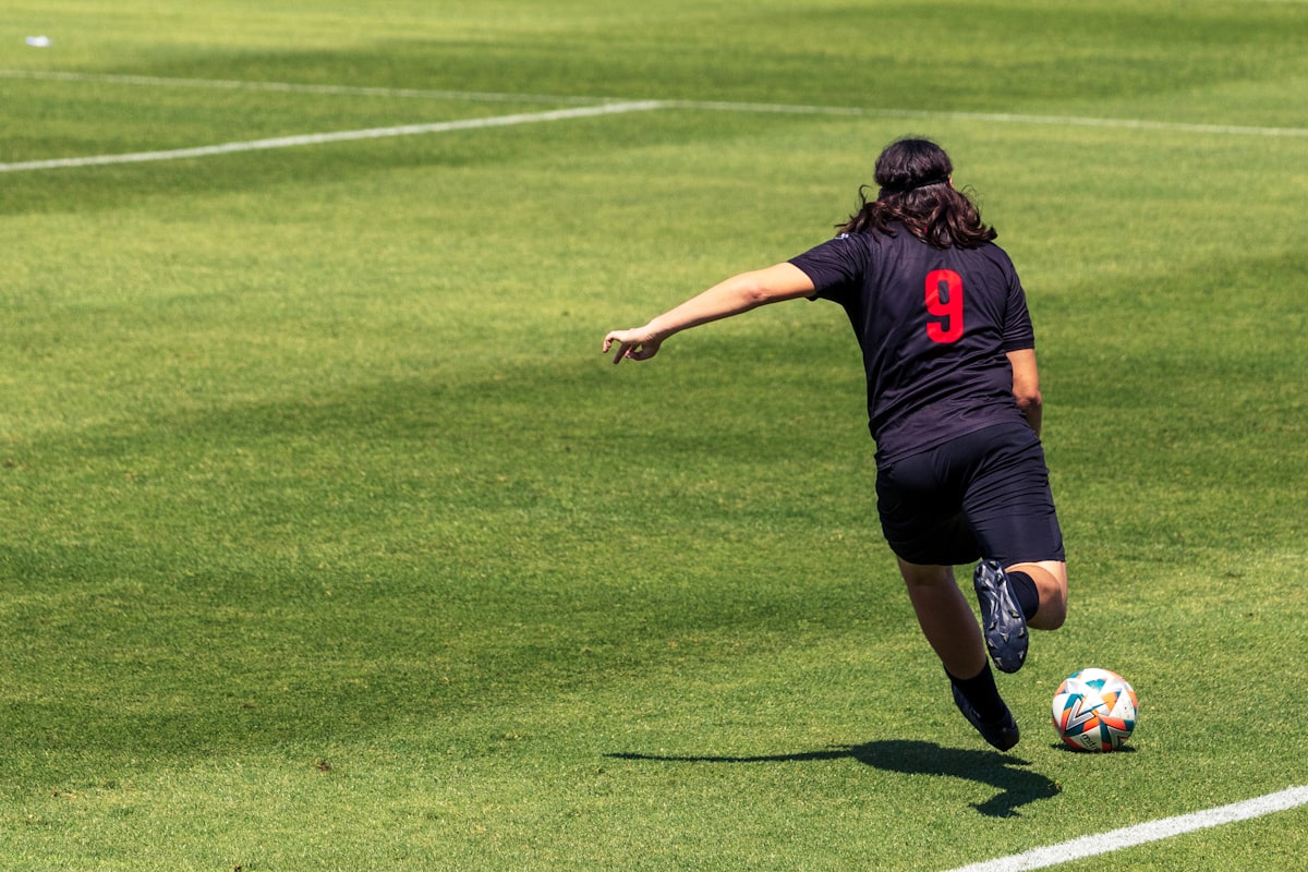Modern Futbolda Beklerin Taktiksel Rolünün Evrimi ve Etkisi
