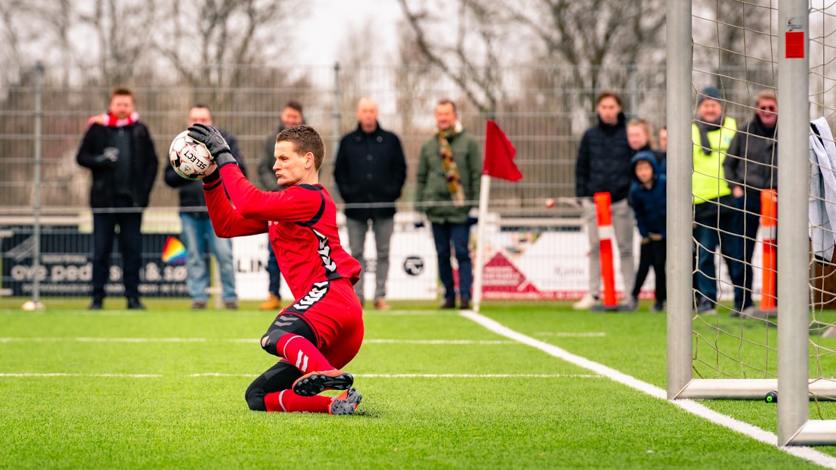 Modern Futbolda Forvet Rolünün Taktiksel Evrimi: Golcüden Oyun Kurucuya