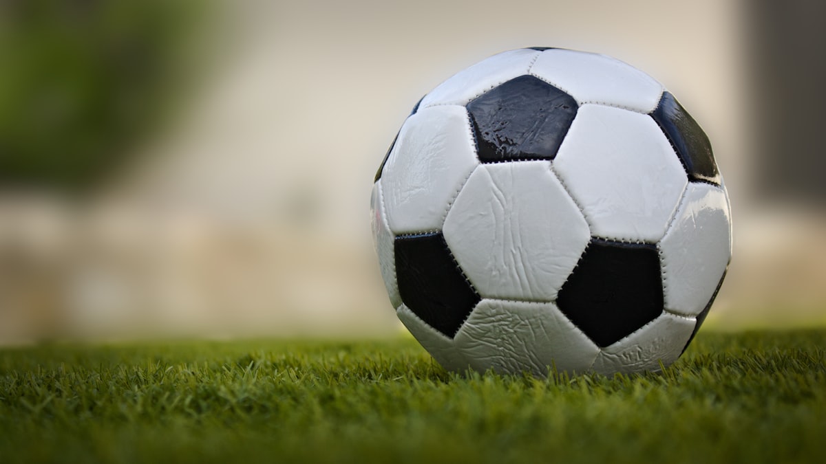 Döviz Kurundaki Dalgalanmaların Türk Futboluna Etkileri: Kapsamlı Rehber
