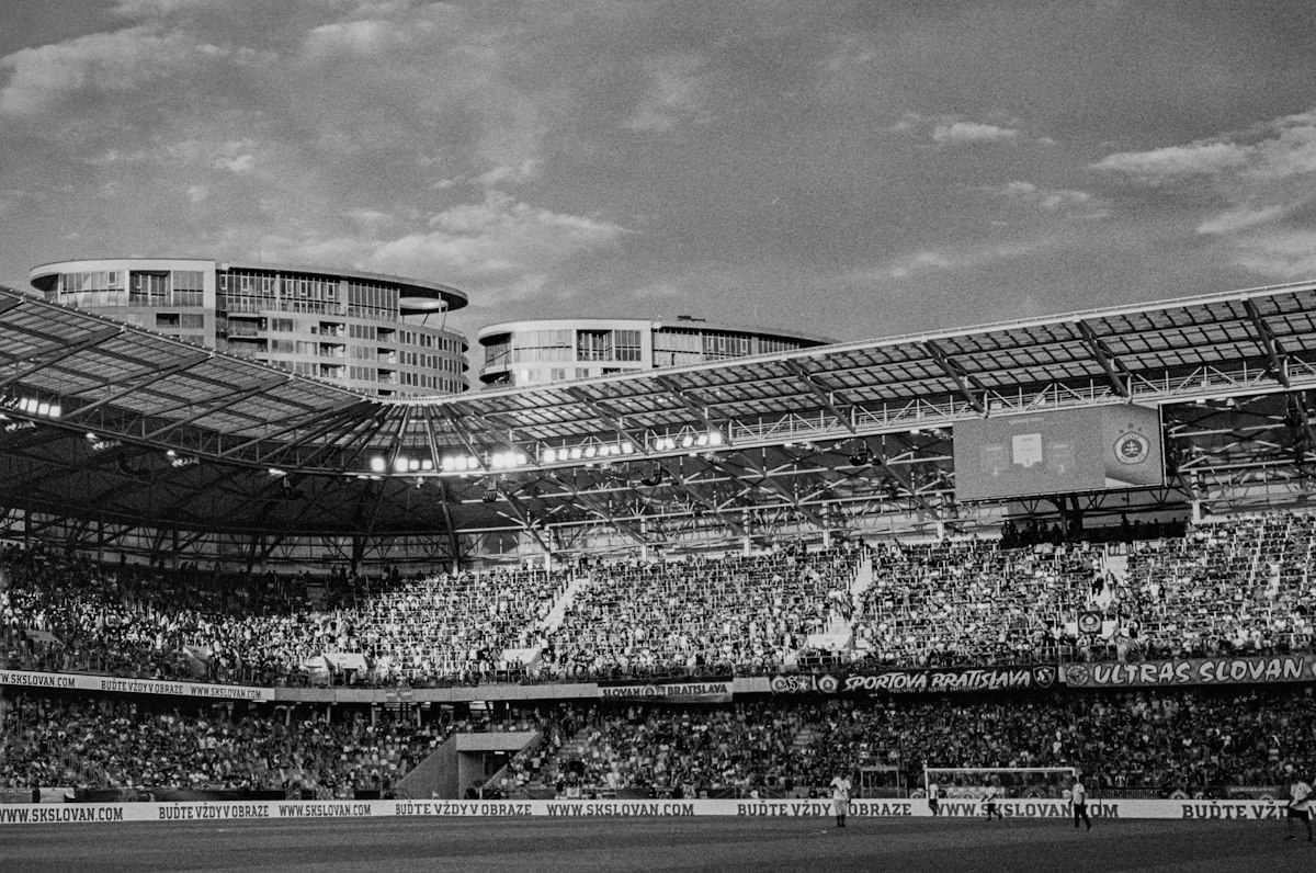 Bundesliga'da Sezonun Kilometre Taşları: Dev Maçlar ve Analizler