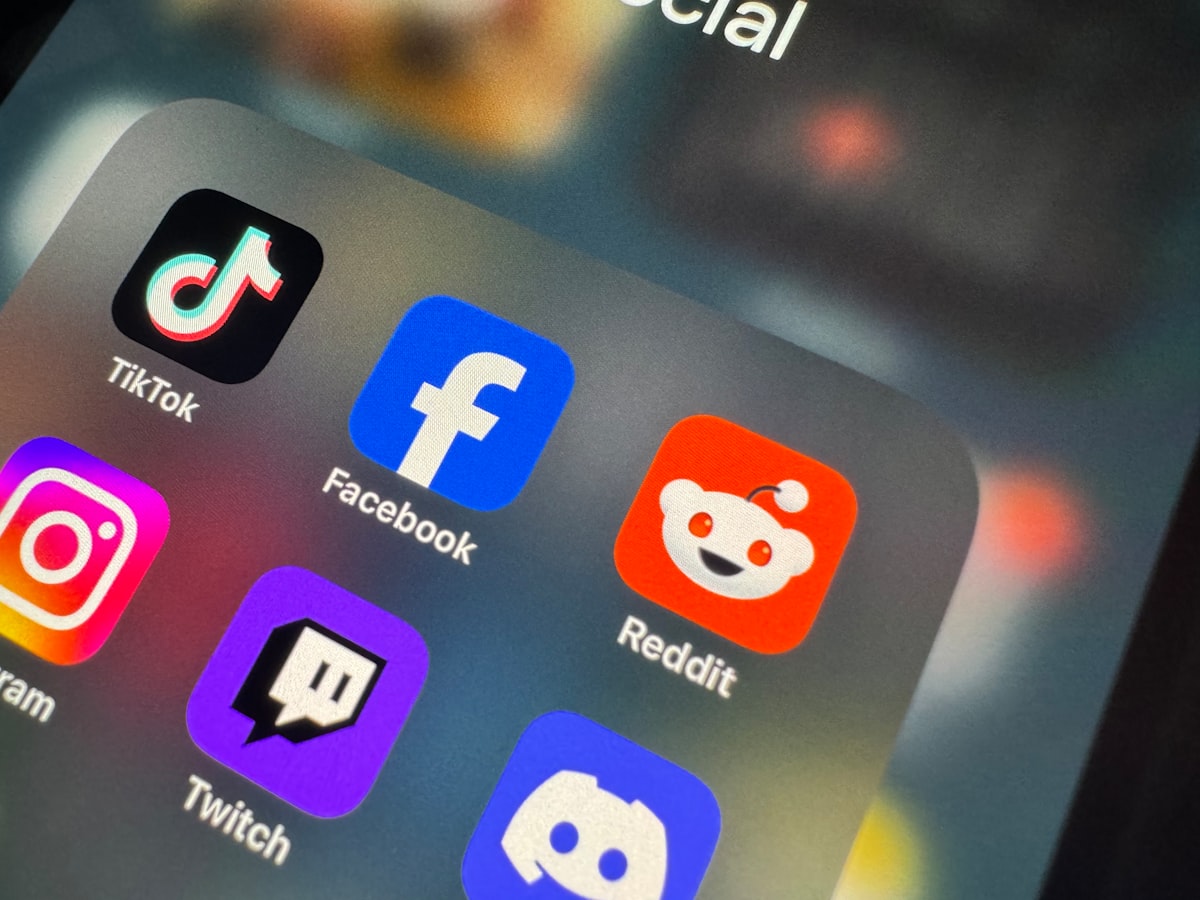 X'in XChat Hamlesi: Grup Sohbetleri ve Sosyal Medya Stratejileri Üzerine Etkileri