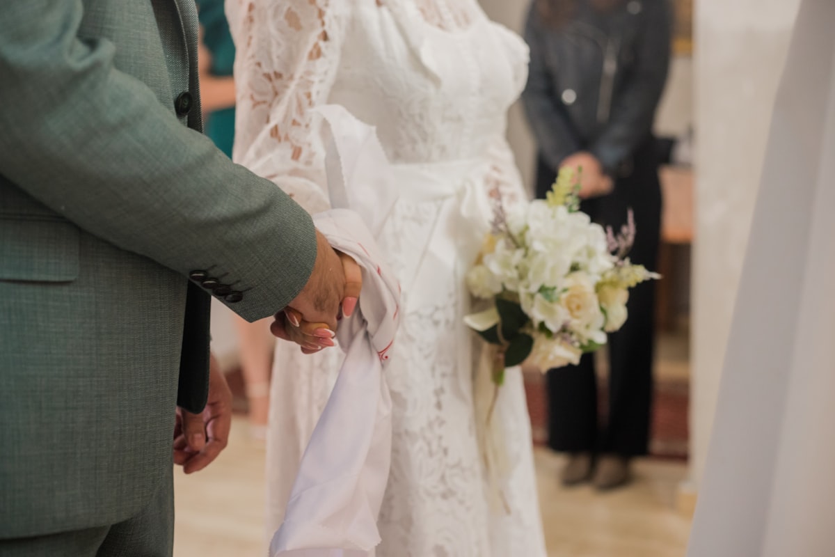 Ünlü Şarkıcıdan Gelinlik Sürprizi: Eski Aşkın Gölgesinde Yeniden Nikah!