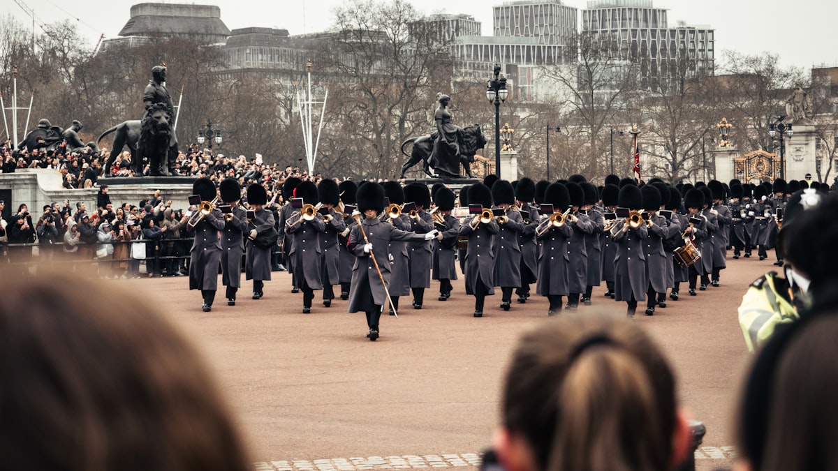 Kraliyet Sarayında İhanet İddiaları: İngiliz Ailesinde Yeni Krizi