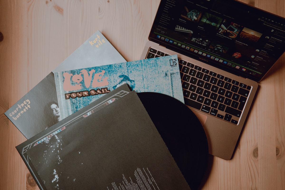 Lady Gaga'dan Yeni Müzik Bombası: Doechii ve The Strokes ile Sahneler Yıkılıyor!