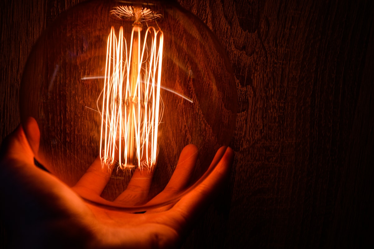 Evde Elektrik Tasarrufu Rehberi: Fatma Hanım'dan Pratik İpuçları