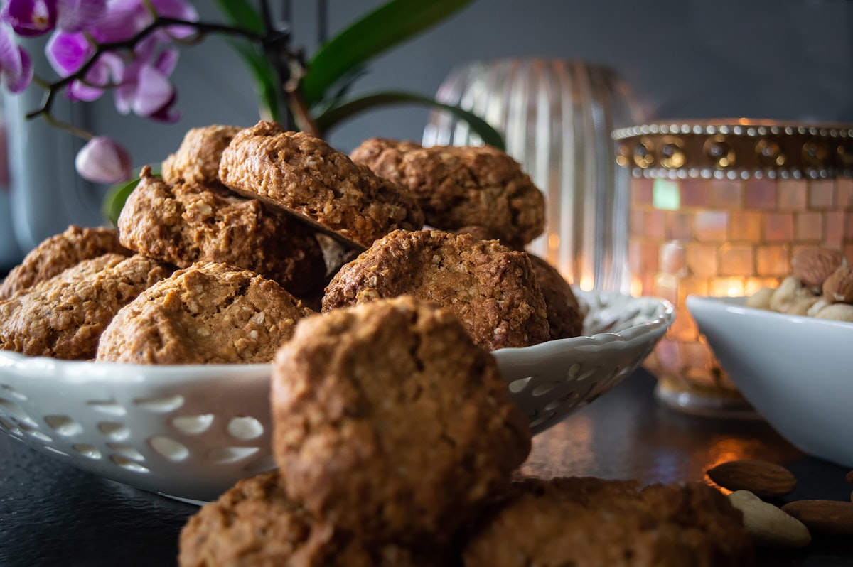 Kenevir Tohumu Kurabiyesi: Pratik ve Ekonomik Protein Deposu