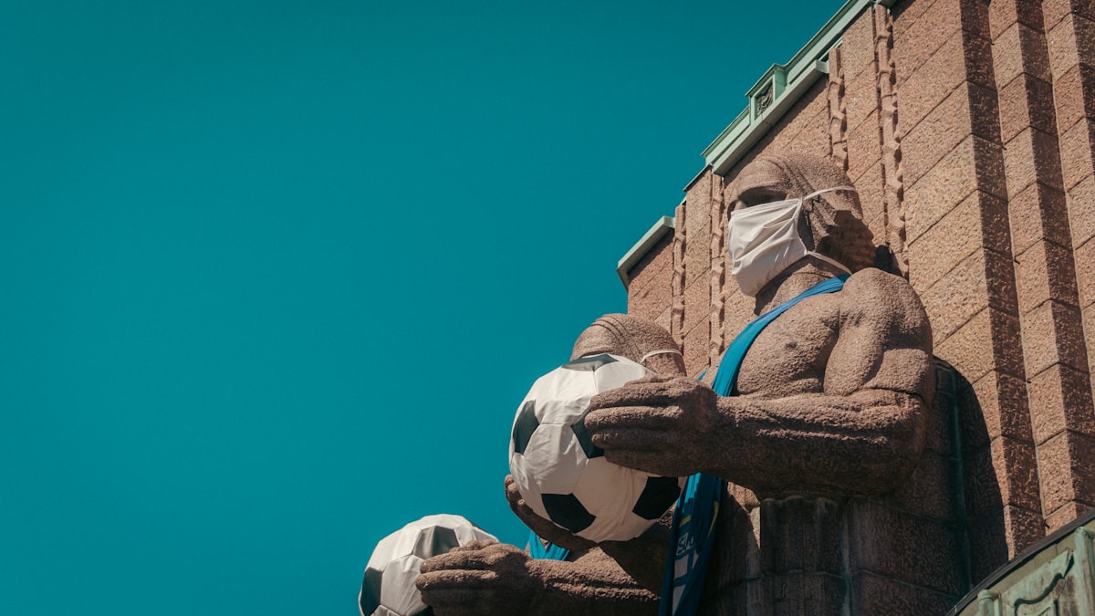 Futbol Transfer Piyasası 2024: Devlerin Hamleleri ve Küçüklerin Sürprizleri