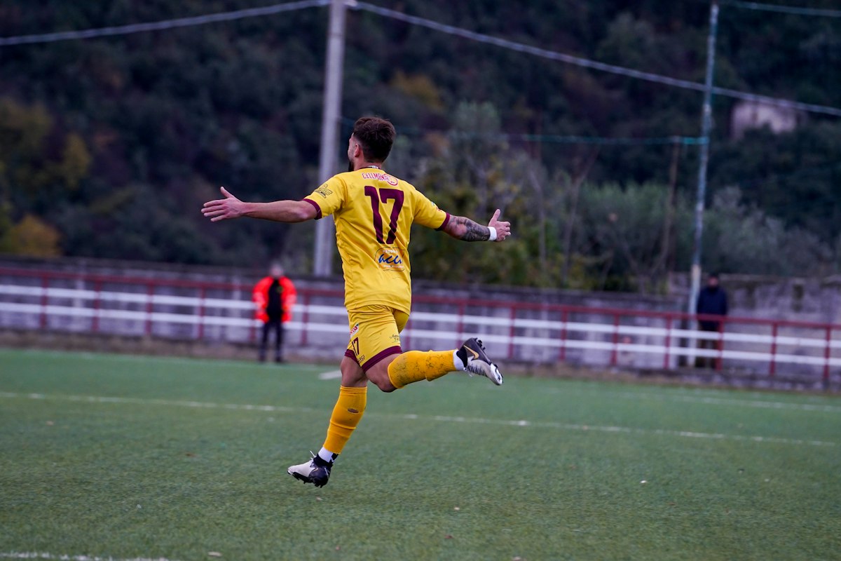 Geleceğin Yıldızları: Transfer Perde Arkası ve Genç Oyuncu Gelişimi