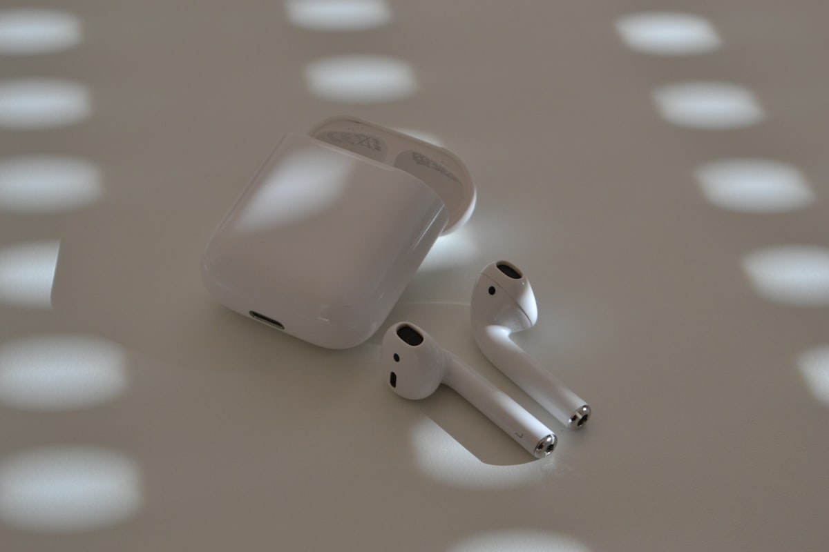 Apple'ın Yeni Kulak Üstü Kulaklığı: FCC Kayıtları Neler Söylüyor?