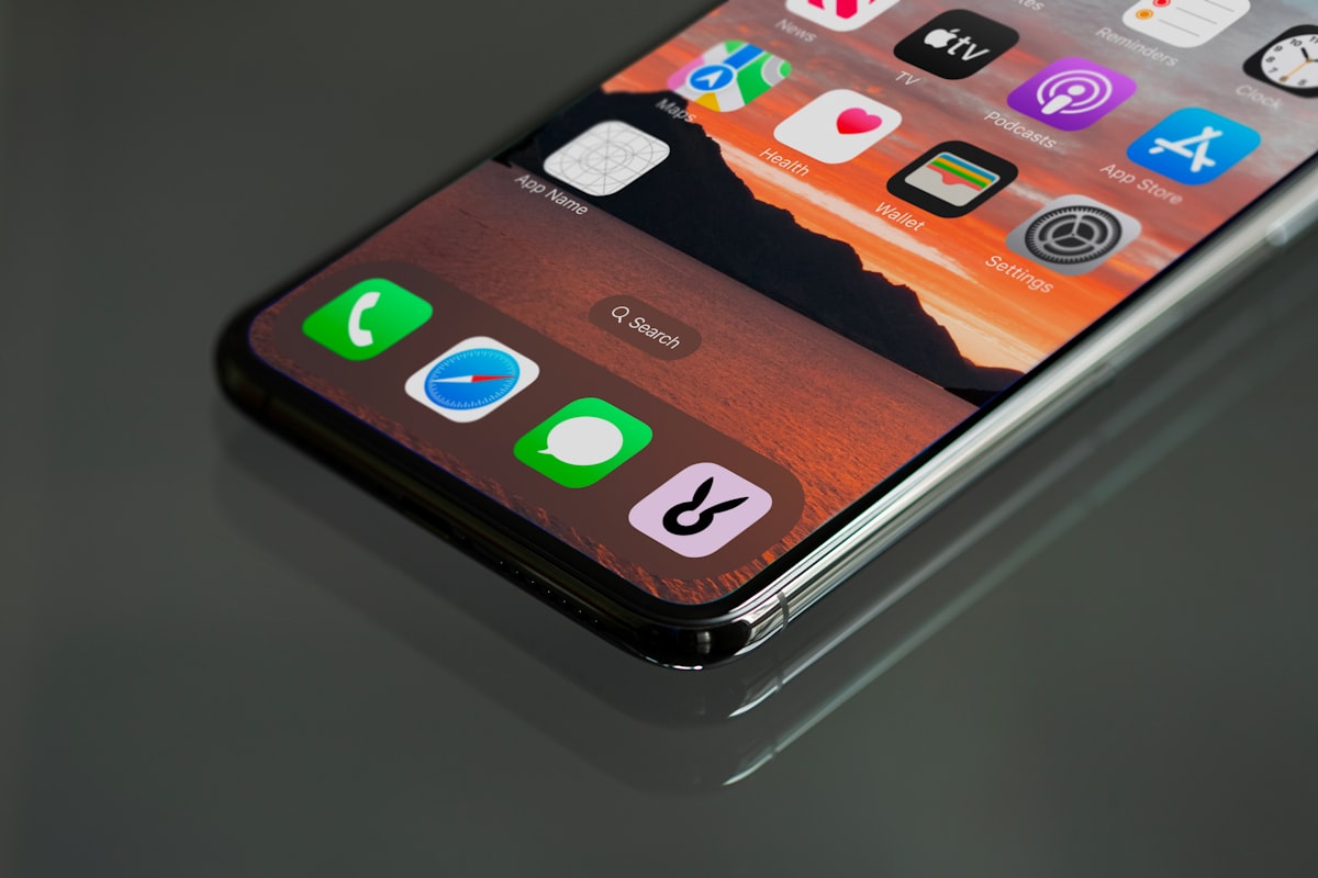 Katlanabilir iPhone Ultra: Sızan Tasarım Detayları ve Beklentiler