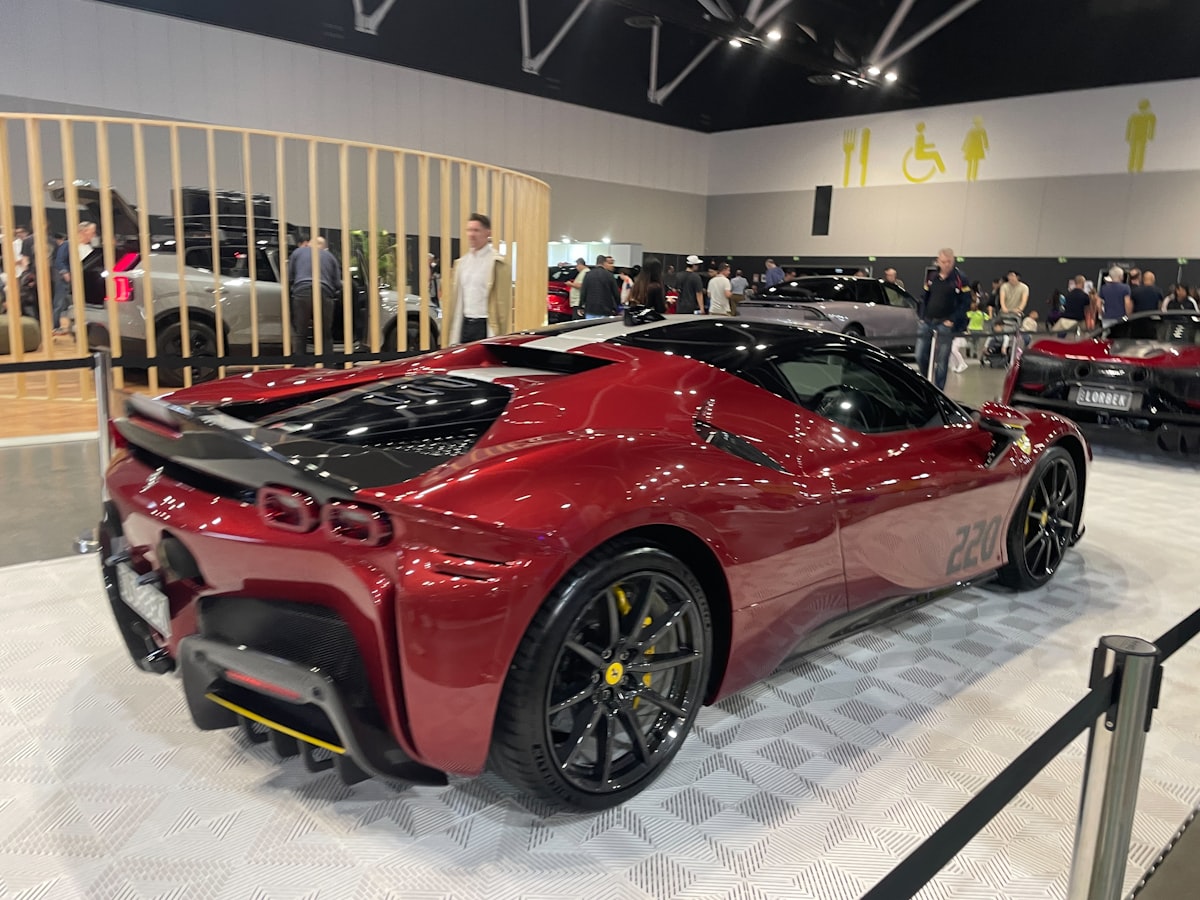 Ferrari Luce: Jony Ive İmzasını Taşıyan Elektrikli Süper Otomobil