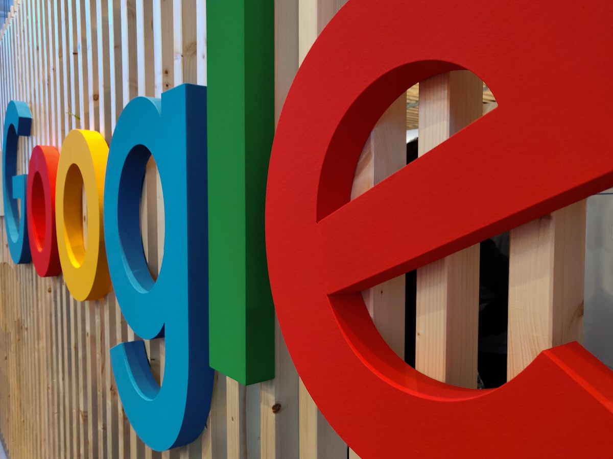 Claude'un Gmail Entegrasyonu: Yapay Zeka Asistanları E-posta Yönetimini Nasıl Dönüştürüyor?