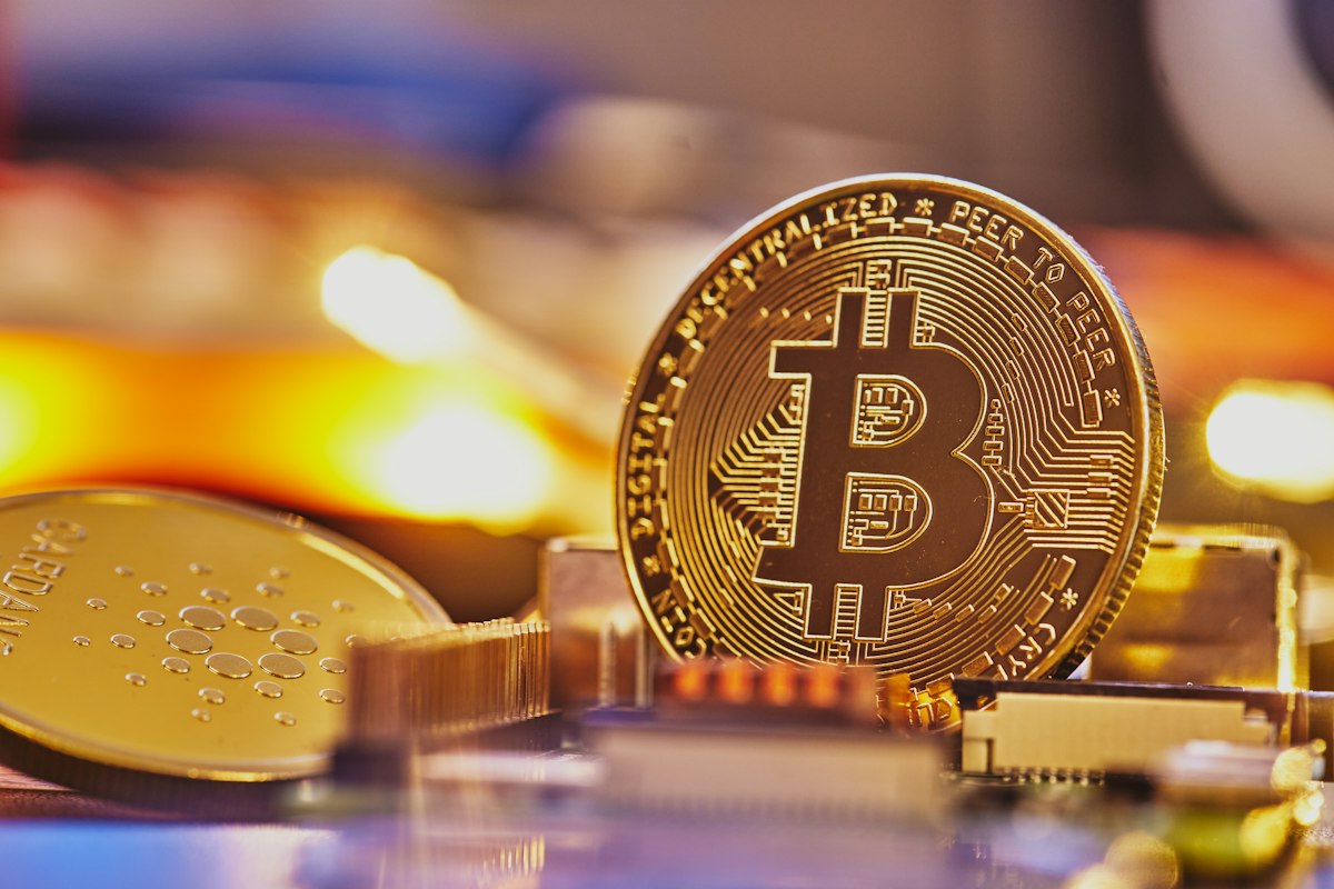 Bitcoin'in Yıl Dönümü ve Kripto Para Piyasasındaki 19 Milyar Dolarlık Çöküşün Analizi